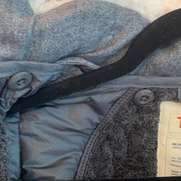 Aritzia TNA double insulated parka - Picture 9 of 9